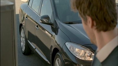Renault Fluence - The Hitchhiker