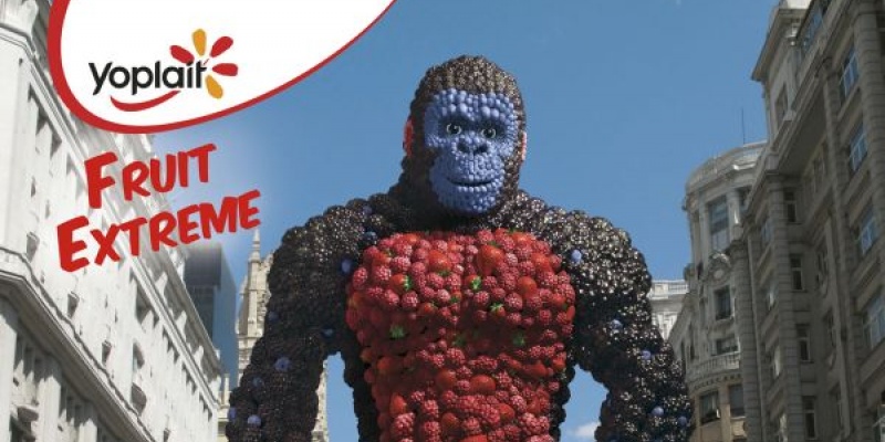 Fruit Kong, personajul creat de Saatchi & Saatchi pentru lansarea iaurturilor Yoplait Fruit Extreme