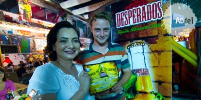 Desperados la ADfel: cuplurile si-au dat Wild Declarations of Love, iar cei singuri au experimentat Wild Networking