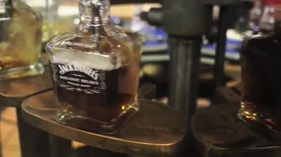 Making Of: Jack Daniel&rsquo;s - The Holiday Barrel Tree