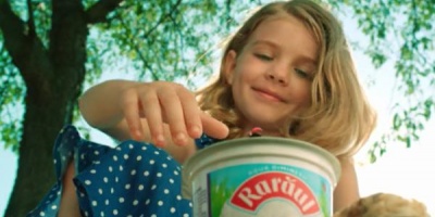 Albalact si Graffiti BBDO lanseaza o campanie de comunicare pentru noua gama de branza proaspata de vaci Raraul
