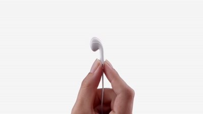 Apple iPhone 5 - Ears