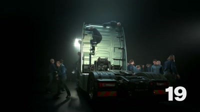 Volvo - How many truckers fit in the new Volvo FH