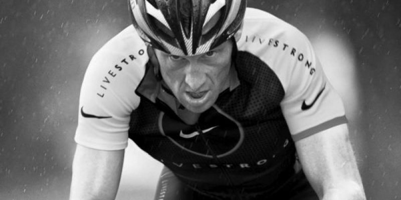 Nike rupe contractul cu Lance Armstrong ca urmare a acuzatiilor de dopaj
