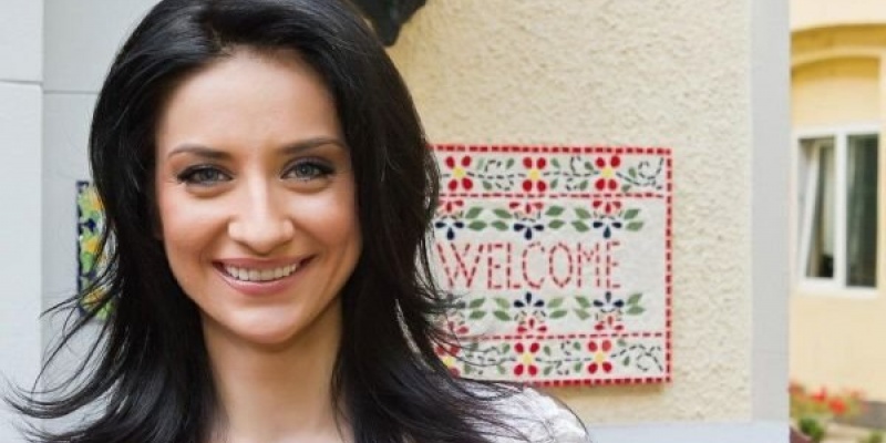 Relatia branduri - comunitati in industria muzicala: Cum comunica Inna si Antonia cu fanii lor?