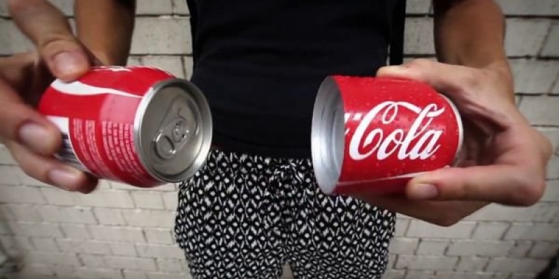 Coca-Cola imparte doza in doua