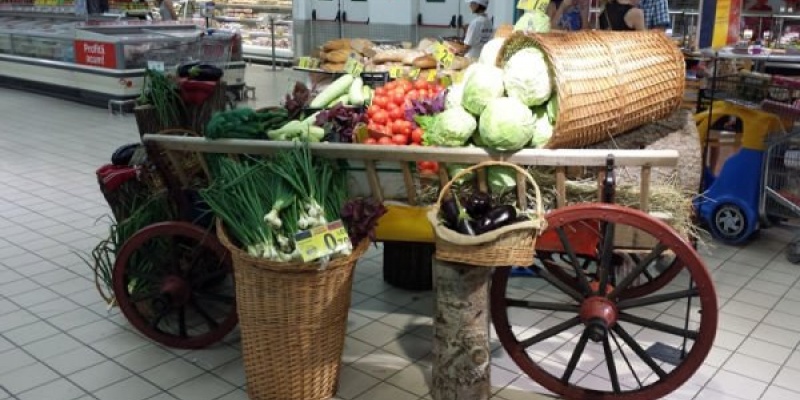 Carrefour Romania sarbatoreste drapelul cu degustari de produse romanesti