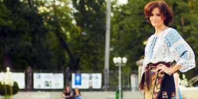 De pe ie pe internet: Ioana Corduneanu (Semne Cusute) culege motive romanesti si le salveaza in format digital