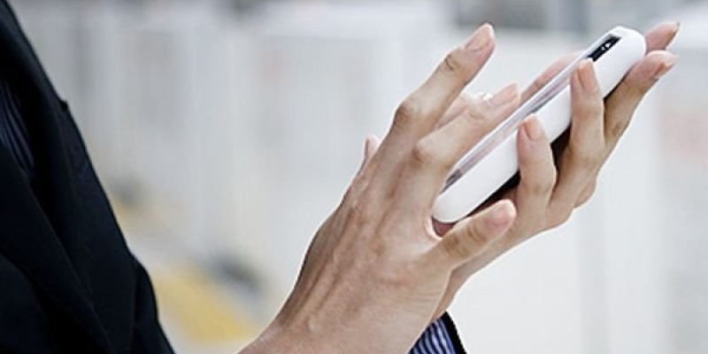 Studiu GfK Romania: 82% dintre romani detin telefoane mobile noi