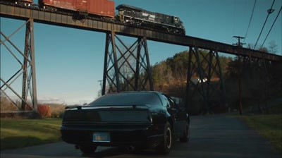 General Electric - Knight Rider and the Locomotive