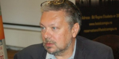 Mihail Siskin: Scriitorul care va face cititorii sa planga cu un roman compus din SMS-uri va fi mai genial ca Tolstoi