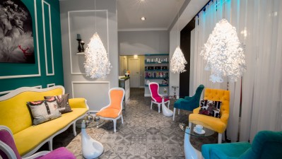 MONROE Make-up &amp; Hair Lounge - Interior (3)