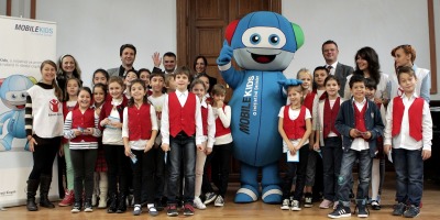 2.500 de copii au participat la sesiuni de informare pe tema sigurantei rutiere, oferite de Mercedes-Benz Romania