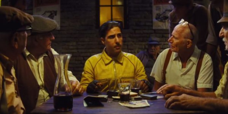 Wes Anderson isi imprumuta magia publicitatii