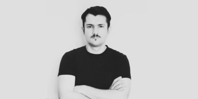 Via Moscova: Adrian Docea - Ideal e sa pleci inainte sa ai trista revelatie ca te-ai transformat intr-un zombie corporatist docil si apatic