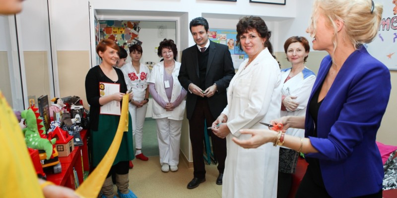 Asociatia Little People inaugureaza la Cluj o noua camera de joaca si tratament pentru copiii si adolescentii bolnavi de cancer