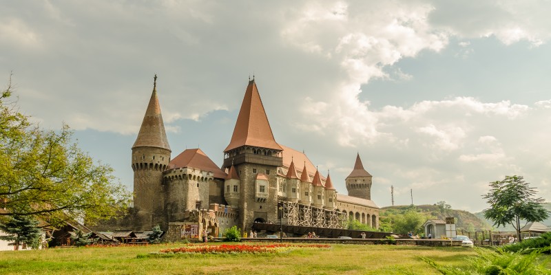 Branduri care ne trimit in vacanta in tara