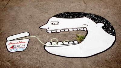 Reach Dental Floss - Grass at sidewalks (1)
