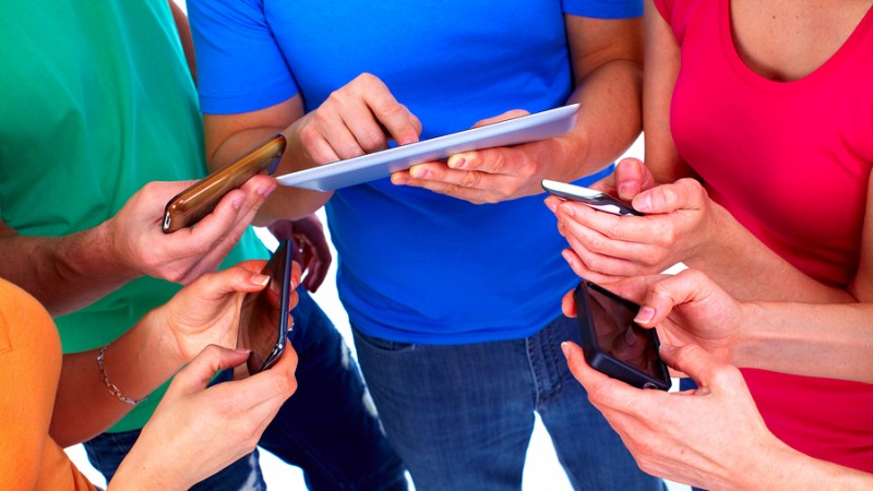 Studiu Google: portretul romanului online