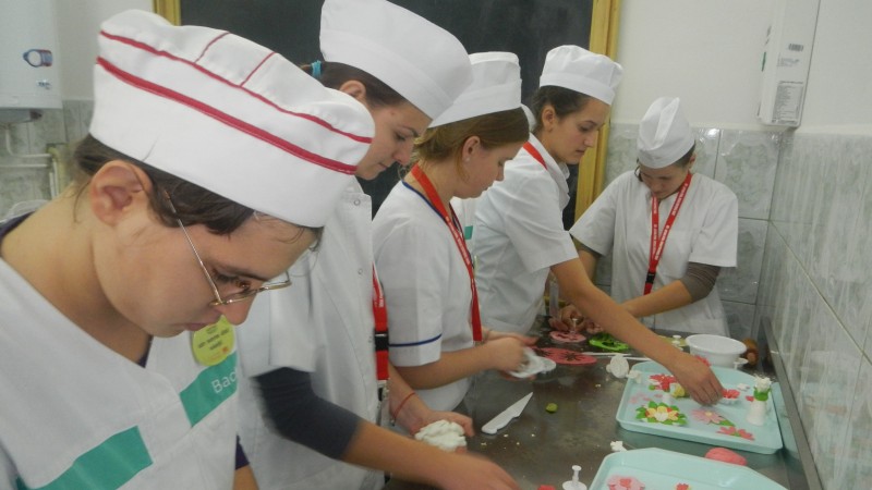 Servicii vocationale pentru copiii si tinerii cu surdocecitate si deficiente senzoriale multiple, intr-un proiect sprijinit de Fundatia Orange