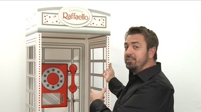 Horia Brenciu le canta Constantinilor si Elenelor, printr-o linie telefonica pusa la dispozitie de THE SECRET SERVICE si Raffaello