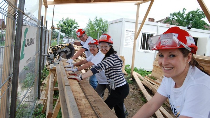 Casele SOS Satele Copiilor Bucuresti, renovate de 20 de angajate Whirlpool