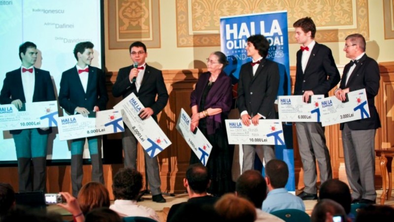 Fundatia eMAG premiaza cu 163.000 de lei olimpicii internationali la matematica, informatica si fizica