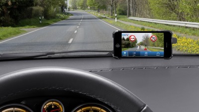 Bosch lanseaza o aplicatie pentru smartphone care citeste semnele de circulatie
