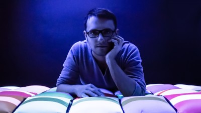 Martin Balint (HIPPOS) si fluturele multisenzorial cu aripile deschise la MNAC