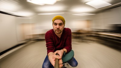 In Danemarca nu-i ca-n Romania: studentii fac mai multa practica si mai putina teorie. Stim de la Laurentiu Stan