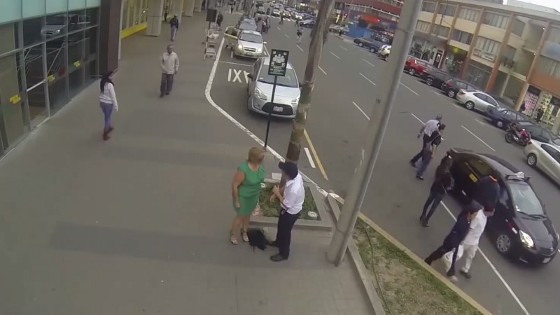 Ce nu ar face o mama pentru baiatul ei?