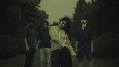 Fine, It's Pink: La inceput, nu aveam o directie sonora foarte clara, dar am stiut ca muzica noastra va avea o "imagine" a ei. Si am inceput sa ne dezvoltam propria estetica
