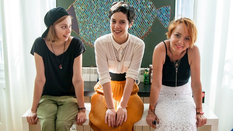 O fundatie-triada muta muntii creativitatii practice. Despre Fundatia Friends For Friends cu Beatrice, Karin si Zen