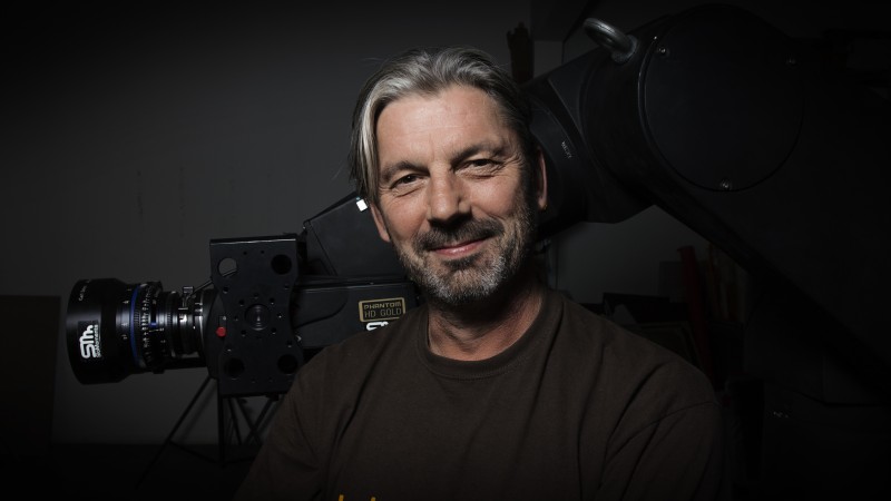 Tony Fiori si cinebotul Bob: Acum avem in Romania cam tot ce ne trebuie, de la lentile, la camere, macarale si asta face ca bugetul si costurile de productie sa fie mult mai eficiente.