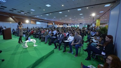 Omul care l-a convins pe Jay Z sa-i cumpere afacerea cu 56 mil. dolari si co-fondatorul Socialbakers, cel mai cunoscut furnizor de social media marketing din lume, vin la IMWorld 2015