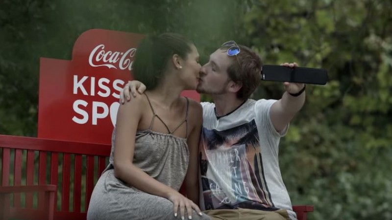 [YouTube Romania Ads Leaderboard] - Top 5 cele mai populare reclame vizionate in luna septembrie 2015. Singura creatie romaneasca apartine Coca-Cola