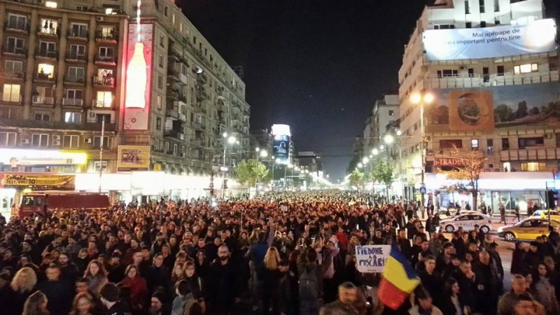 Revolutia corporatistilor, a generatiei YouTube si a tuturor celorlalti