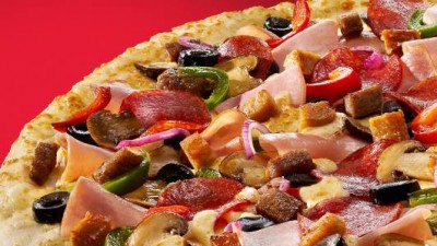 Distractia creste cu noua oferta Pizza Hut Delivery &ndash; pizza mare la pret de medie