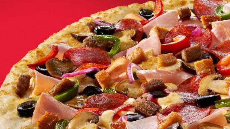 Distractia creste cu noua oferta Pizza Hut Delivery – pizza mare la pret de medie