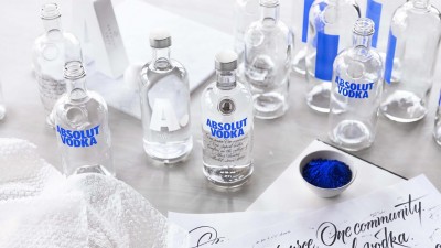 Un nou design pentru o sticla cu istorie: Absolut Vodka