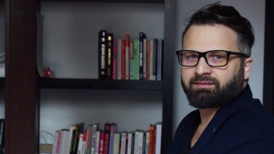 Razvan Vasiloiu, despre banci si reclame: Mesajele s-au schimbat de la “suntem si noi aici” la “suntem si noi aici si avem de toate”, apoi la “avem de toate”, iar in prezent “avem si noi credit de nevoi personale”