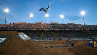 Rockstar Energy Drink prezinta cel mai mare show urban de FMX organizat in Romania. Spectacolul marcheaza debutul european al turneului Flying Rockstar Energy Tour