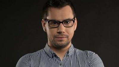 Dragos Smeu, capetenia de la Mavericks: Cand toti vorbesc de AI, bots, automatizari si cat mai multa interventie tehnologica in viata noastra, noi vorbim despre human touch. Nu, nu avem lag :)