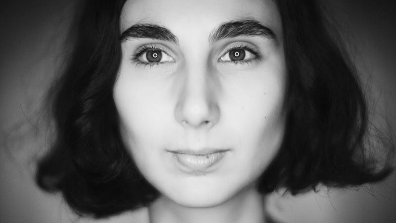 [Superscriitori] Elena Stancu (Teleleu): Oamenii se schimbă atunci când citesc unul, două, zece articole pe tema violenței domestice