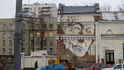 Reputatul artist vizual VHILS își lasă amprenta în toamnă asupra Bucureștiului, Clujului și Timișoarei