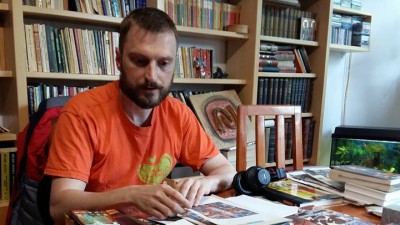 Premieră absolută. Personaj de SF (Raul) răspunde în numele autorului (Eftimie) la câteva întrebări de bun-simț