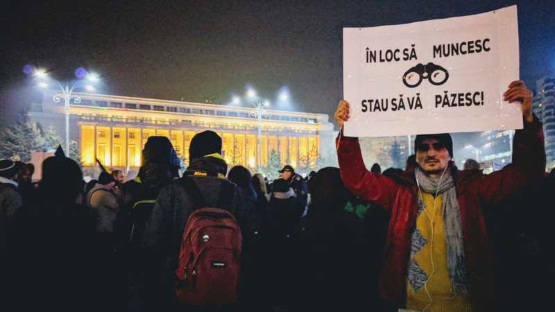#OUGprotest în companii. Fiecare, după puteri. Unii angajează, alții donează sau dau liber la angajați