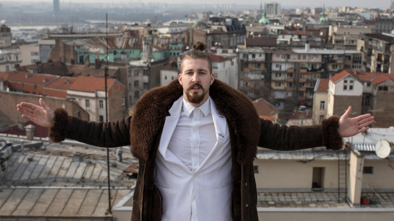 Un student candidează la mișto la președinția Serbiei și este al doilea în sondaje