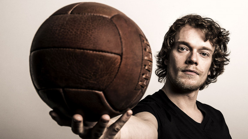 Istoria fotbalului englez cu Alfie Allen, în exclusivitate pe History®
