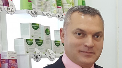 Farmec detine una dintre cele mai complexe retele de distributie din tara, cu 10 reprezentante si peste 350 specialisti in vanzari